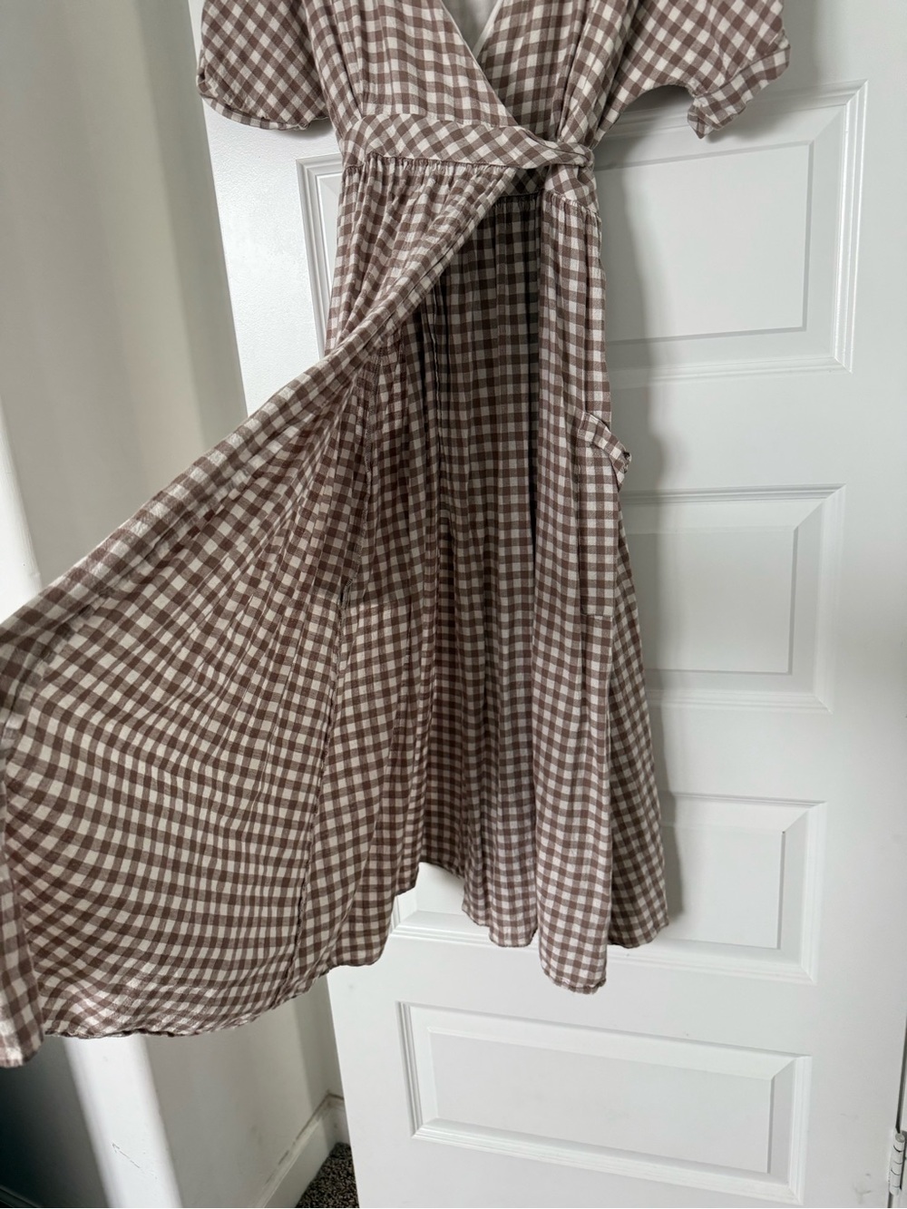 Urban Outfitters Gabrielle Linen Wrap Midi Dress Medium Tan Gingham - Picture 5 of 10